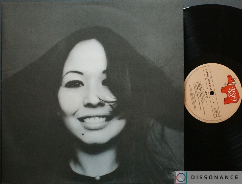 Виниловая пластинка Yvonne Elliman - Love Me (1977) - фото 1